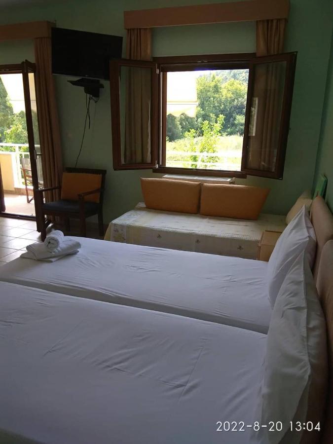 Roula Rooms Stratonion Eksteriør bilde